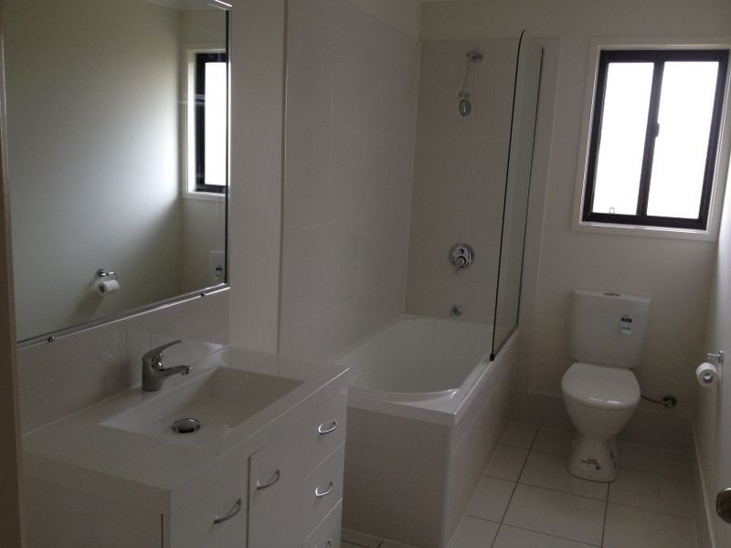 8 Wakim Close, Gracemere QLD 4702