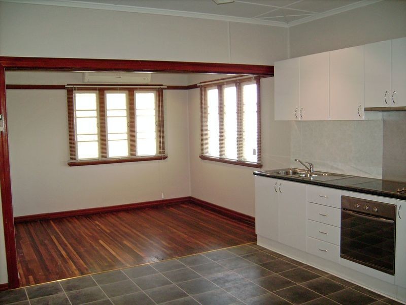 42 Lucas Street, Berserker QLD 4701