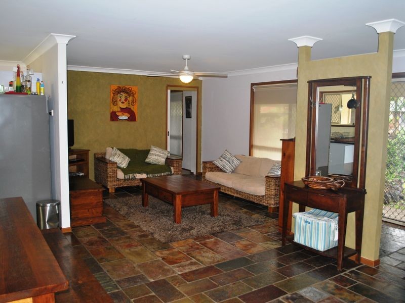 11 Kavanagh Crescent, Koongal QLD 4701