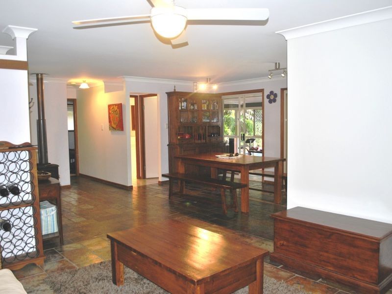 11 Kavanagh Crescent, Koongal QLD 4701