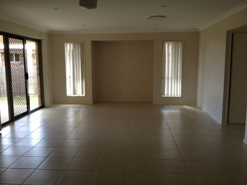 25 Riley Drive, Gracemere QLD 4702