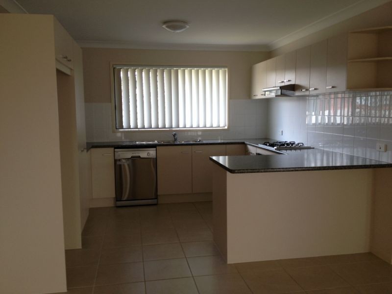 25 Riley Drive, Gracemere QLD 4702