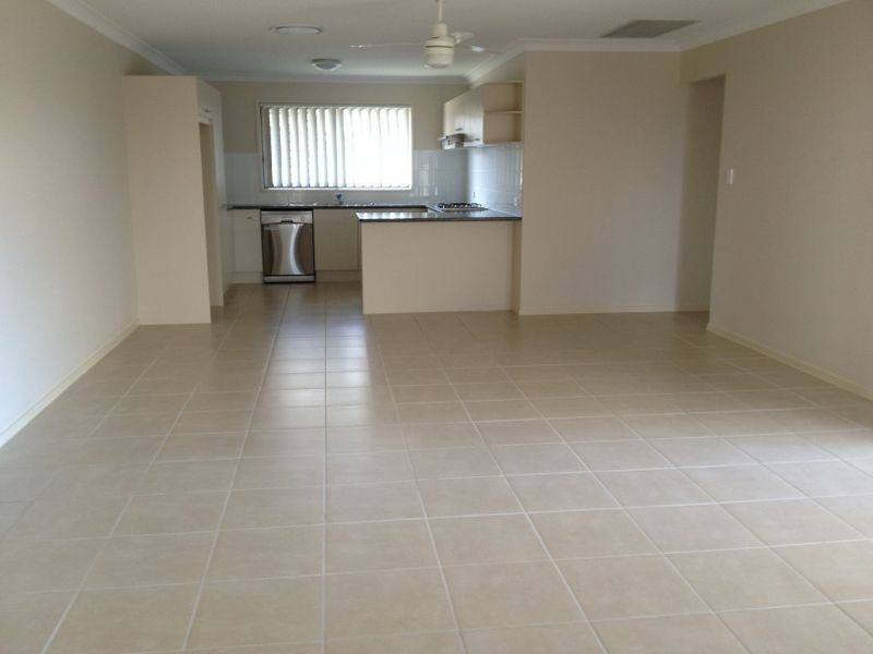 25 Riley Drive, Gracemere QLD 4702