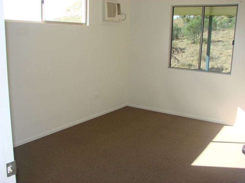 7 RACECOURSE RD, Mount Morgan QLD 4714