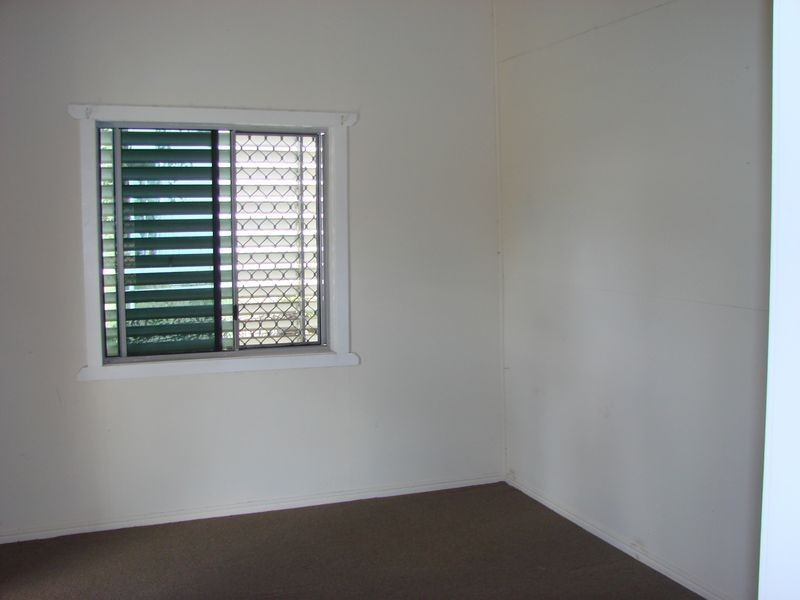 52 Dee Street, Mount Morgan QLD 4714