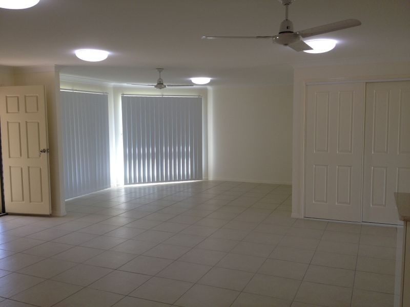 17 Jane Crescent, Gracemere QLD 4702
