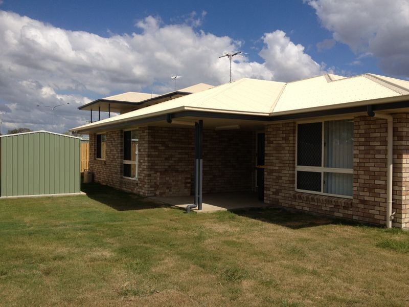 17 Jane Crescent, Gracemere QLD 4702