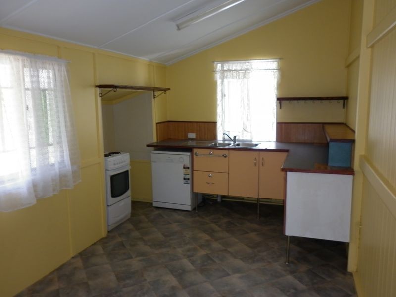18 Brighton Street, Berserker QLD 4701