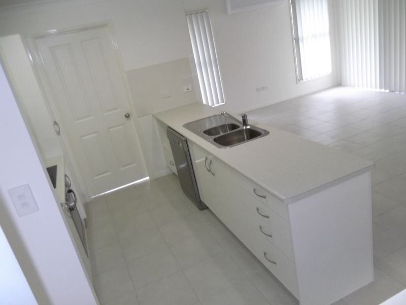 8 Jamieson Street, Gracemere QLD 4702