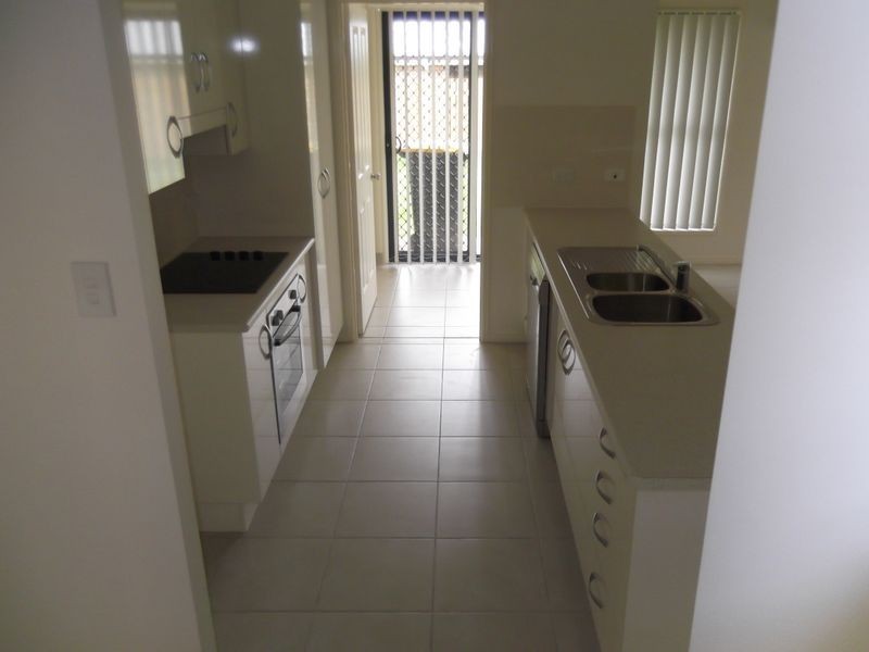 8 Jamieson Street, Gracemere QLD 4702