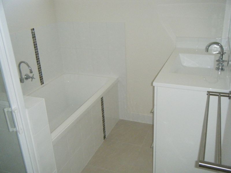 17 Emery Street, Gracemere QLD 4702