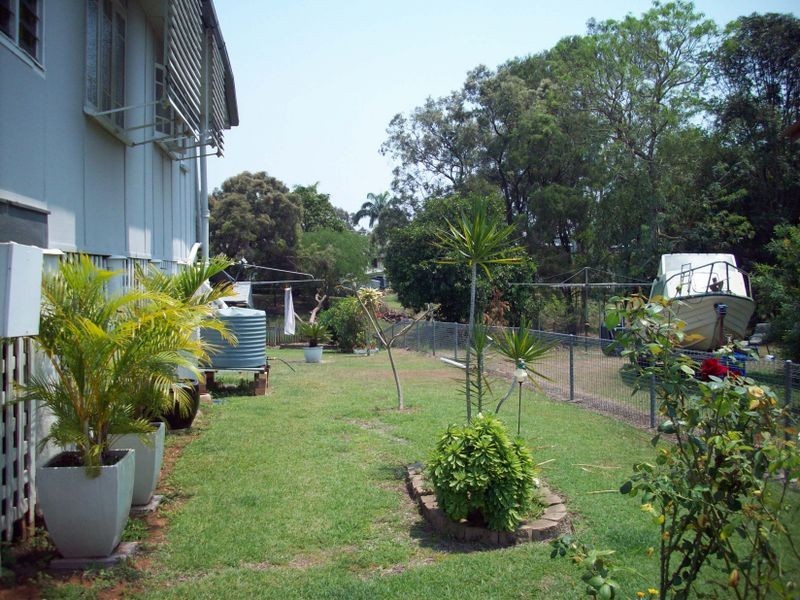 11 Bourke Street, Park Avenue QLD 4701