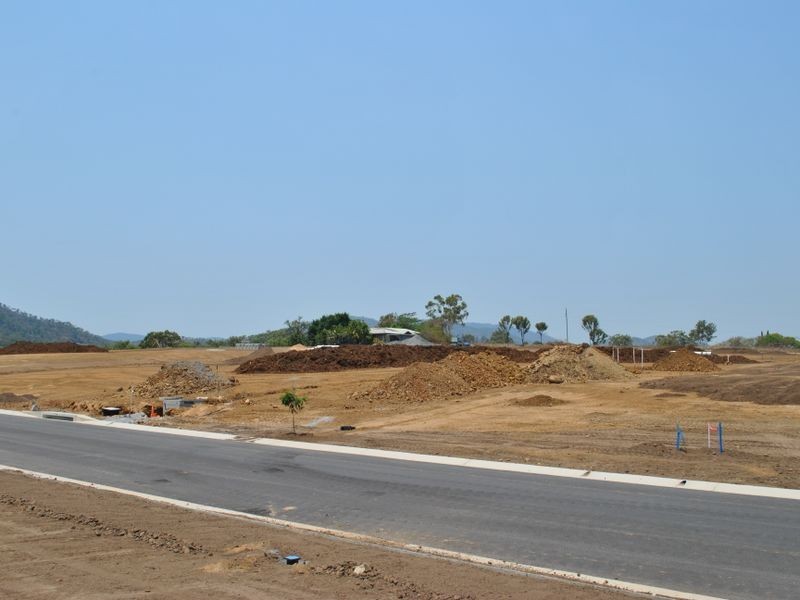 2 Argyle Street, Parkhurst QLD 4702