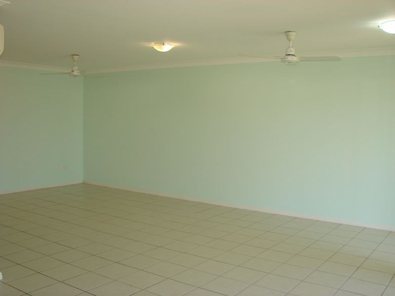 1/4 Poinciana Place, Gracemere QLD 4702