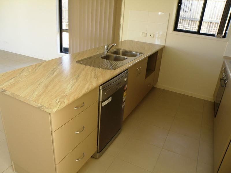 59 Burke and Wills Drive, Gracemere QLD 4702