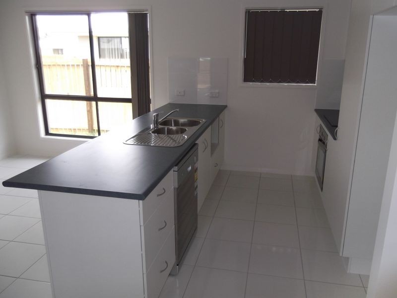 4 Denney Street, Gracemere QLD 4702