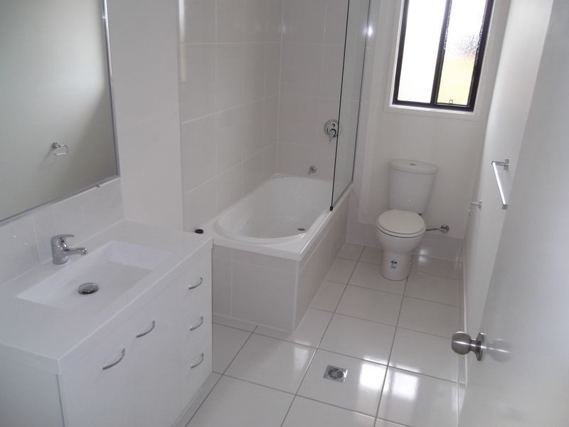 4 Denney Street, Gracemere QLD 4702