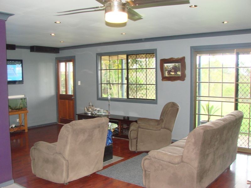 1038 Belmont Road, Glendale QLD 4711