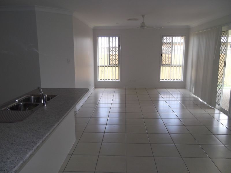 8 Press Court, Gracemere QLD 4702