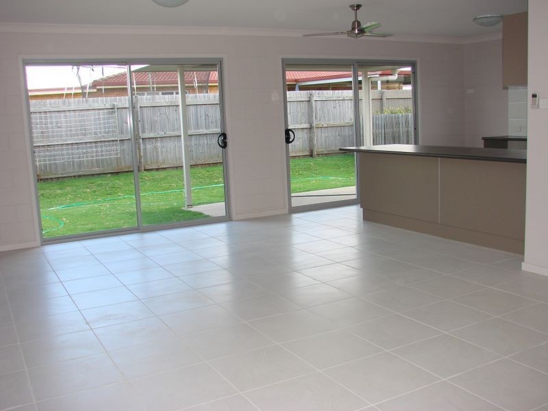 2/181 Lucas Street, Gracemere QLD 4702