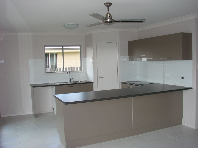 2/181 Lucas Street, Gracemere QLD 4702