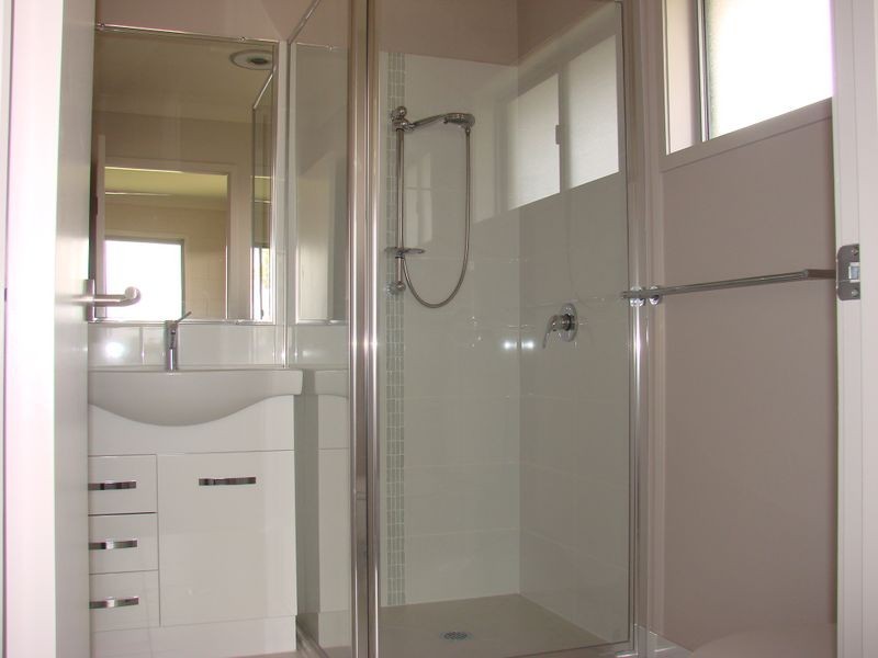 2/181 Lucas Street, Gracemere QLD 4702