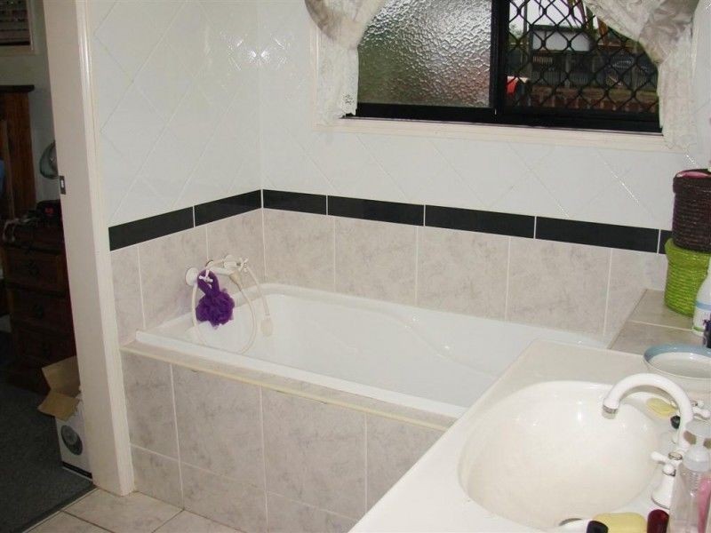 3 Lorraine Court, Gracemere QLD 4702
