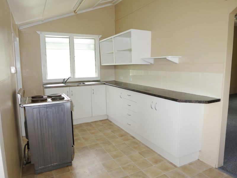 18 Hall Street South, Mount Morgan QLD 4714