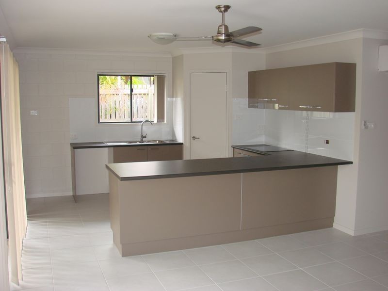 2/4 Mallet Close, Gracemere QLD 4702