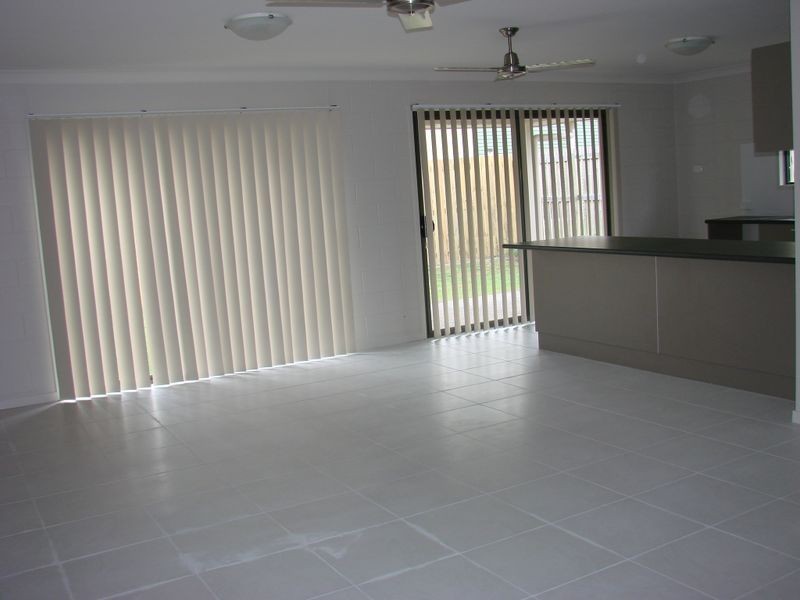 2/4 Mallet Close, Gracemere QLD 4702