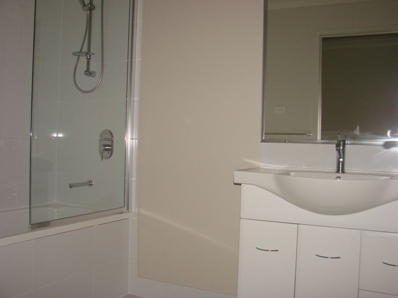 2/4 Mallet Close, Gracemere QLD 4702
