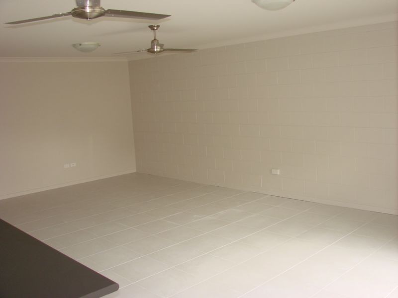 2/4 Mallet Close, Gracemere QLD 4702
