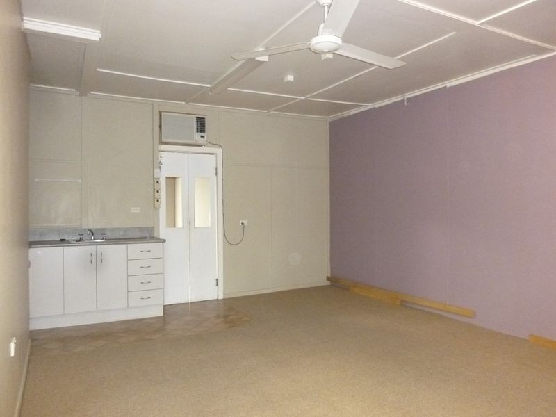 240 Dean Street, Berserker QLD 4701