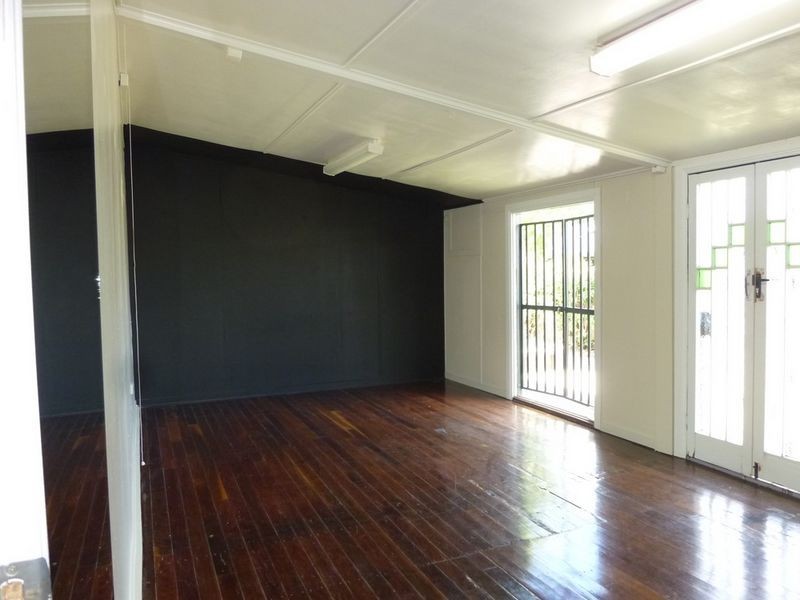 240 Dean Street, Berserker QLD 4701