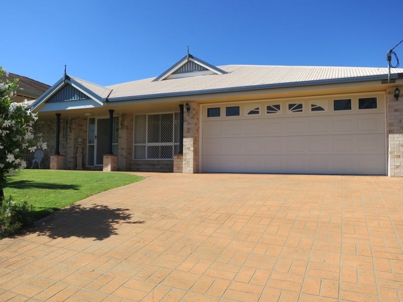 18 Sunrise Crescent, Gracemere QLD 4702