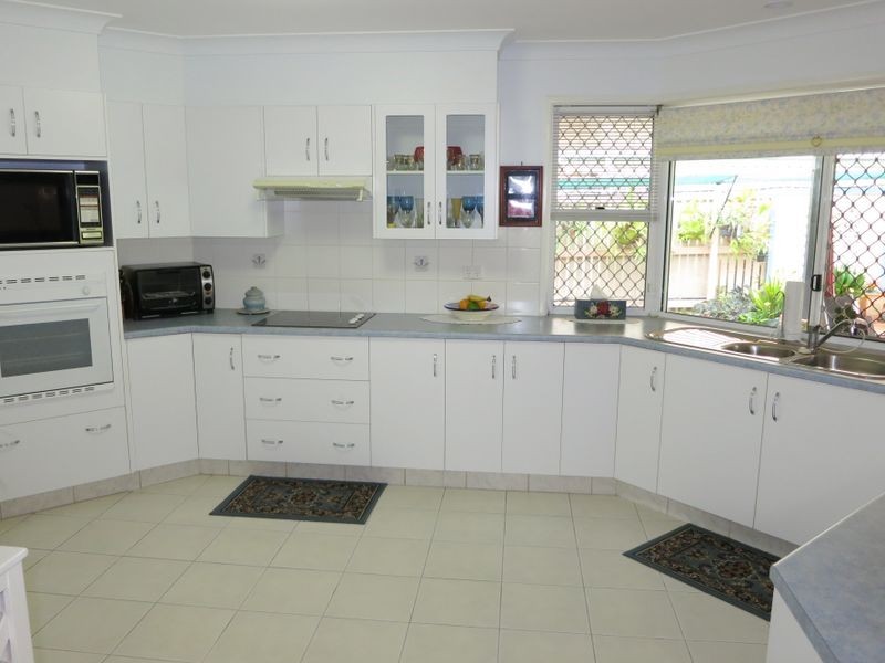 18 Sunrise Crescent, Gracemere QLD 4702