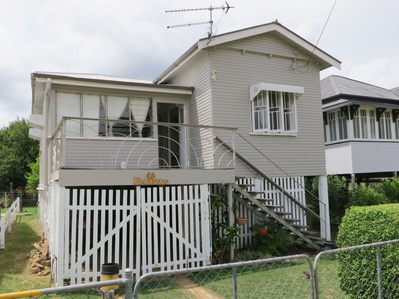 43 Dee Street, Mount Morgan QLD 4714