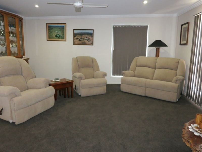 38 Jamie Crescent, Gracemere QLD 4702