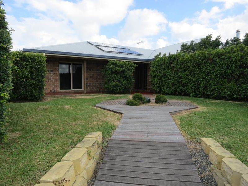 24 Sturt Drive, Glendale QLD 4711