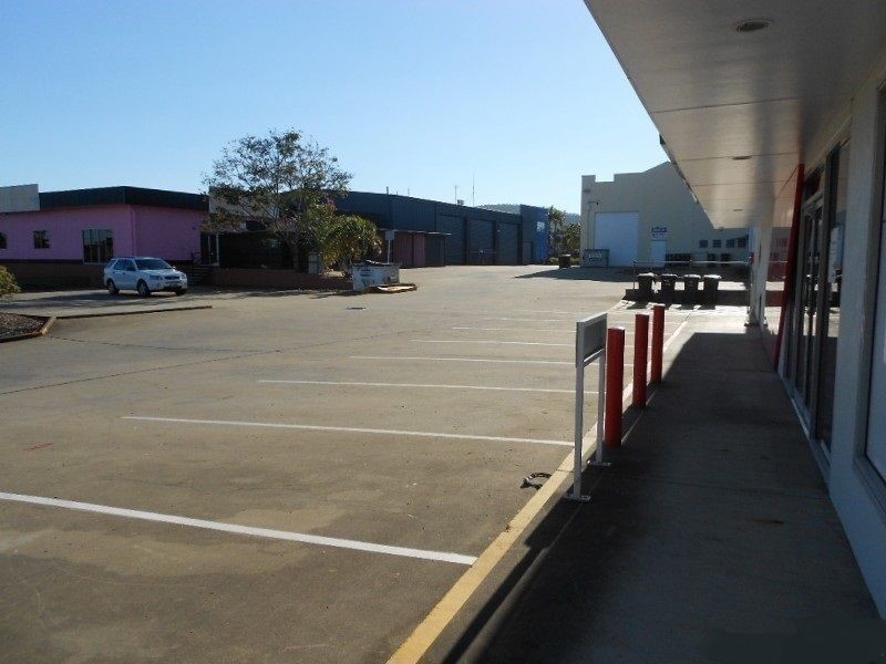 415 Yaamba Road, Park Avenue QLD 4701