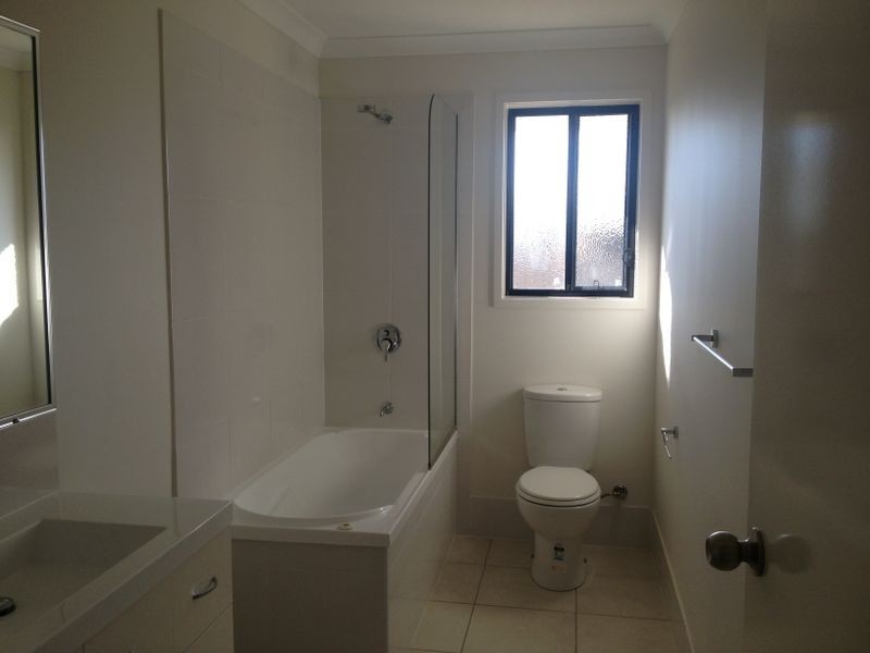 8 Denney Street, Gracemere QLD 4702