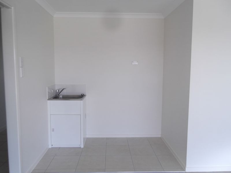 8 Denney Street, Gracemere QLD 4702