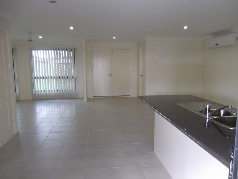 33 Riley Drive, Gracemere QLD 4702