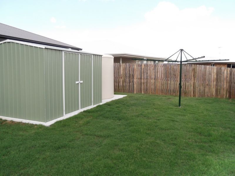 33 Riley Drive, Gracemere QLD 4702