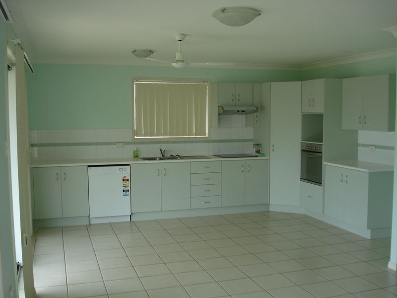 1/4 Poinciana Place, Gracemere QLD 4702