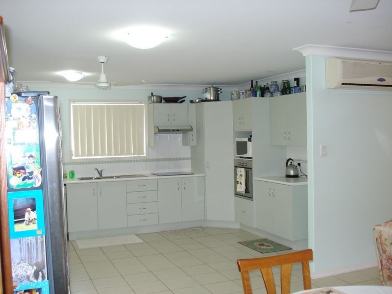 1/4 Poinciana Place, Gracemere QLD 4702