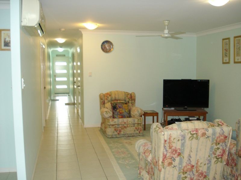 1/4 Poinciana Place, Gracemere QLD 4702