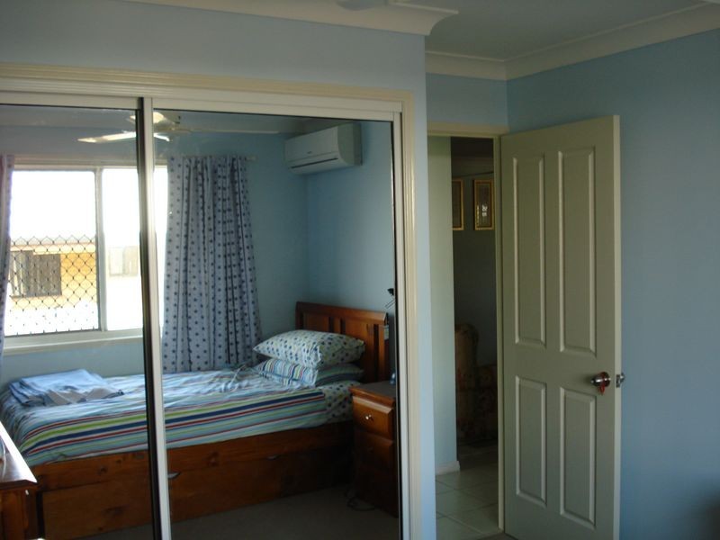 1/4 Poinciana Place, Gracemere QLD 4702