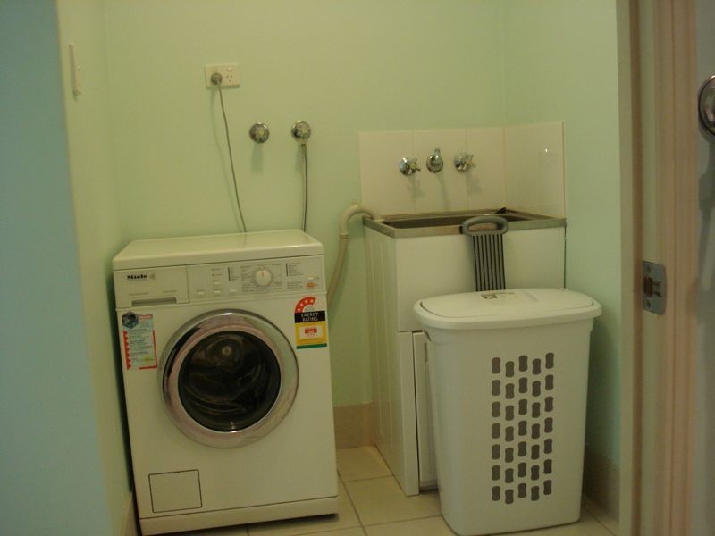 1/4 Poinciana Place, Gracemere QLD 4702