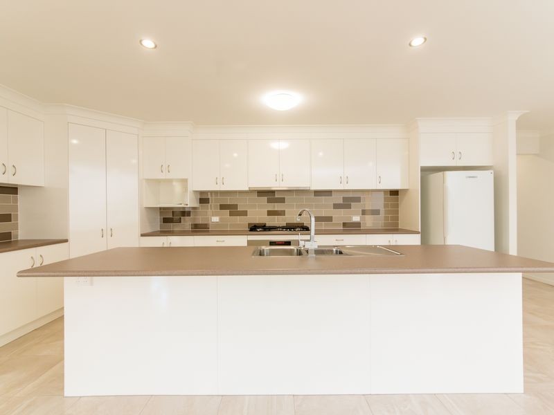 70 Leichhardt Drive, Gracemere QLD 4702